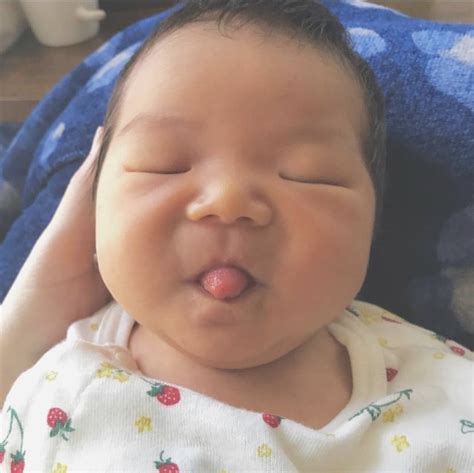 赤ちゃんの変顔写真が面白い「ナイスタイミング」かわいい＆笑える写真集 Kosodate Life（子育てライフ）