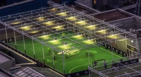 Chicagos First Ever Rooftop Soccer Pitch Has Opened In Lincoln Park