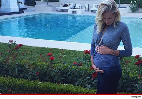 Paulina Gretzky Pulls The Goalie Gets Pregnant
