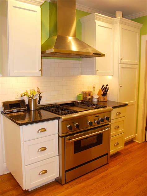 20 Best Colors For Small Kitchen Design
