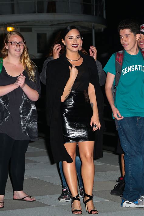 Ah ha, what's wrong with being, what's wrong with being what's wrong with being confident? Demi Lovato - Made Her Music Video CONFIDENT With Fans in ...