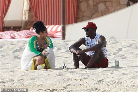 Usain Bolt And Stunning Bikini Clad Girlfriend Kasi Bennett Enjoy Sun