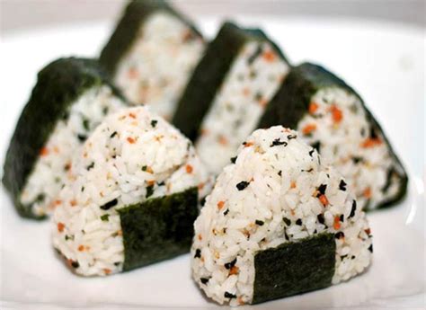 Portable Lunch Idea Onigiri Japanese Rice Balls In 2020 Sushi Rice