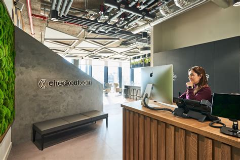 A Look Inside S New Porto Office Officelovin