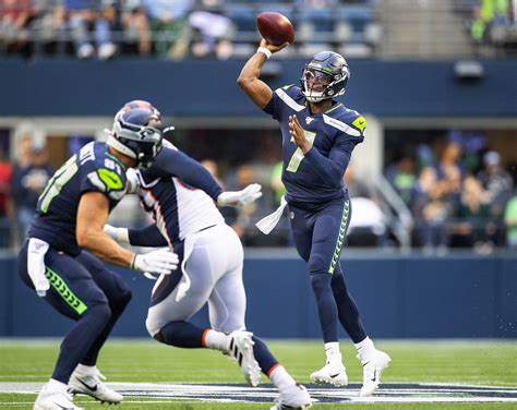 Geno Smith ‘doing Things Right Still Leading Seahawks Qb Competition
