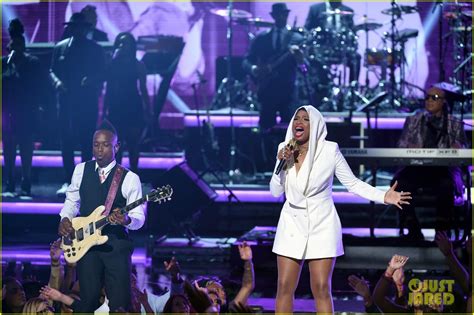 Jennifer Hudson Pays Tribute To Prince At Bet Awards 2016 With Tori