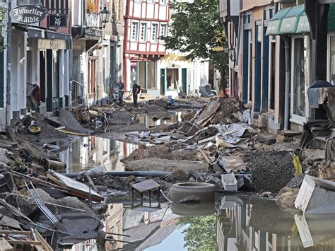 Hochwasser Unmengen An Müll Problem In Katastrophengebieten Express