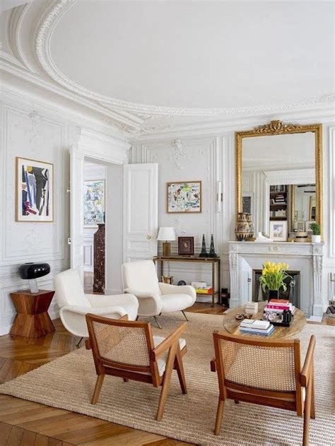 10 Classic Haussmannian Apartment Characteristics Found In Paris