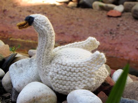 The Knitted Swan Pattern Natural Suburbia
