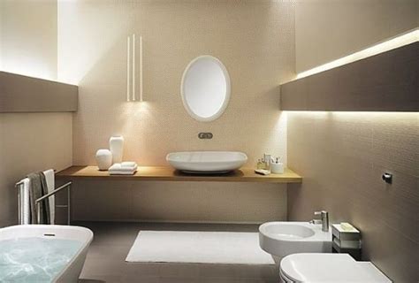 Ein modernes und schönes badezimmer zu haben, kann auch eine herausforderung. luxus badezimmer mit Wandfarbe beige - fresHouse