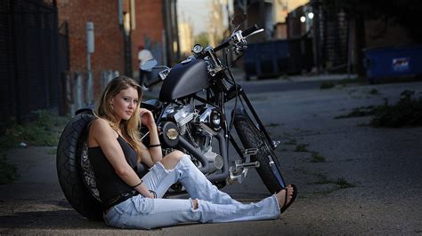 Girls On Motorcycles Pics And Comments Page 743 Triumph Forum