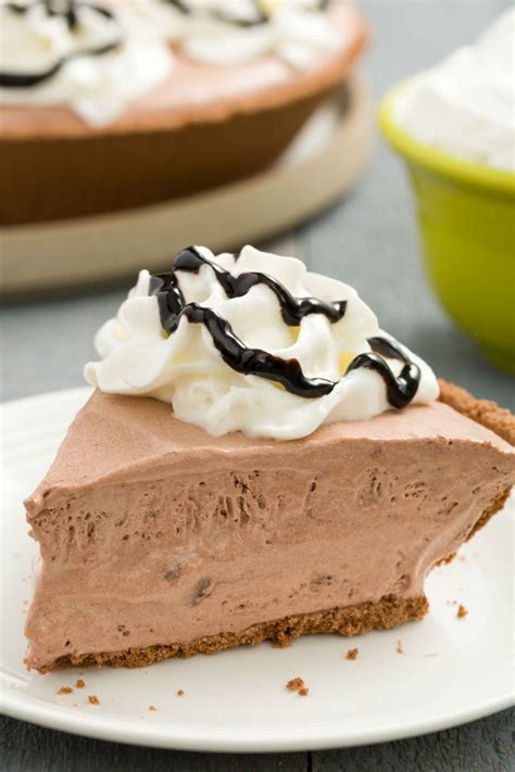 6 Delicious And Super Easy Cool Whip Pies Cool Whip Pies Cool Whip Desserts Easy Desserts