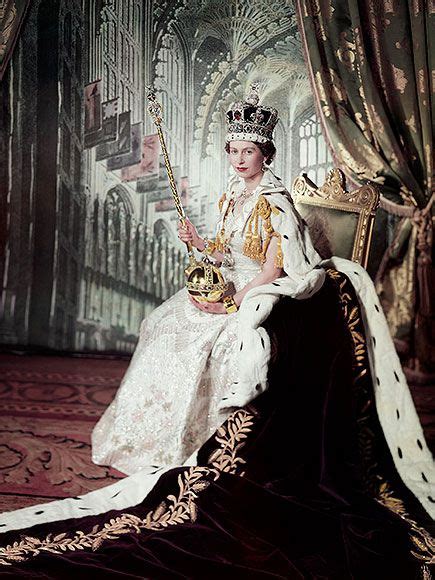 Queen Elizabeths Coronation Gown All About The Real Dress