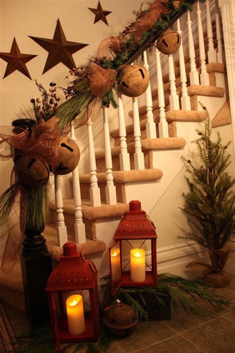 Cascading garland is so pretty for christmas, but hard to attach. 35 Amazing Christmas Staircase With Banister Ornaments ...