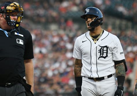 detroit tigers javier báez hit by pitch on left hand leaves game