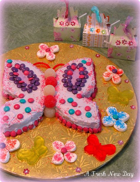 As being busy is life, there can be moments when you forget the special days and hence miss a gifting gesture. A Fresh New Day: A Butterfly Birthday Cake