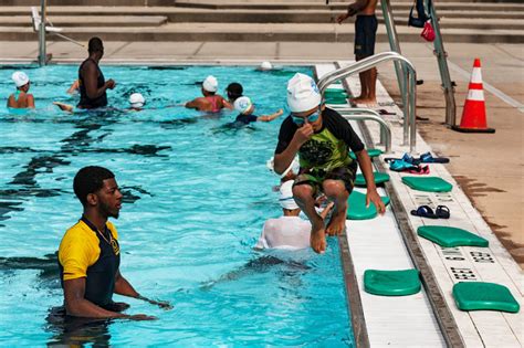 closing a racial divide one swim lesson at a time the new york times