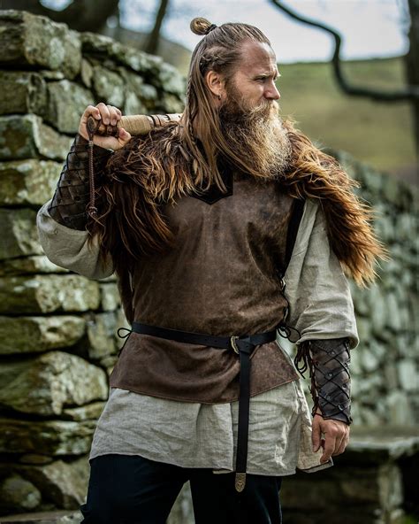 Los Vikingos Y Su Vestimenta Valhallaaxebro