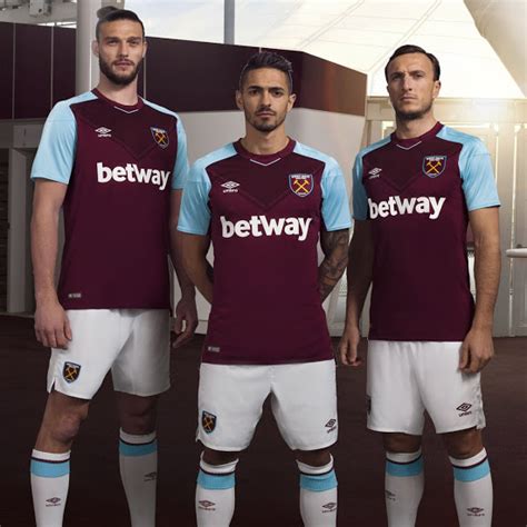 West ham united midfielder declan rice caused a stir this week when he announced he would switch national teams from ireland to england. camisetas de futbol 2017: Nueva camiseta west ham united ...