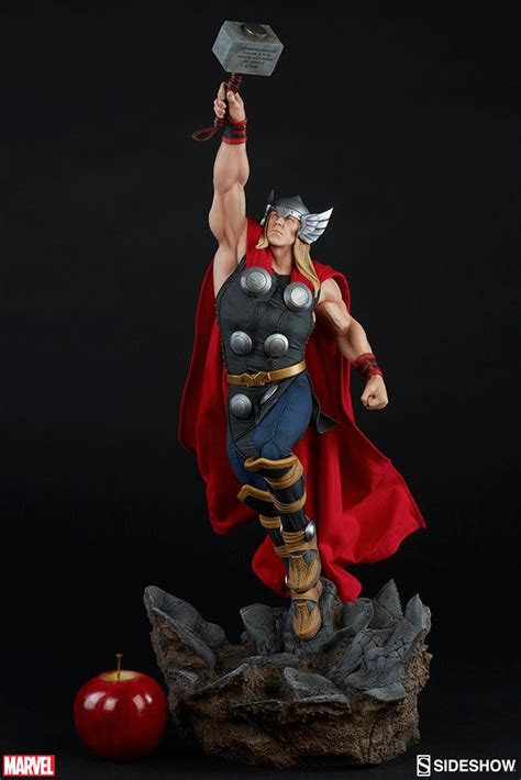 Když se dostane na zem, zůstane zbaven všech svých božských schopností. Avengers Assemble - Thor - Sideshow Collectibles Statue ...
