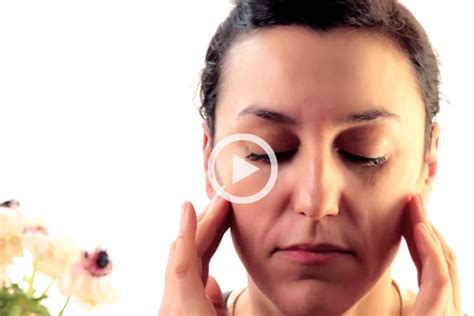 Video How To Give Yourself A Face Massage At Home Into The Gloss