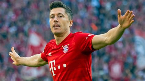 Robert lewandowski is a famous polish professional footballer who plays for the bayern munich football club and also the poland national team, where he serves as the captain. Bundesliga | Robert Lewandowski and the top 10 Bundesliga ...