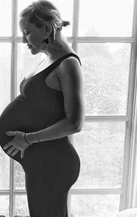 Kate Hudson Pregnancy Pictures