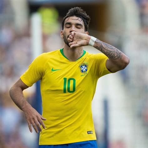 Substitute lucas paqueta scored the only goal just seconds before gabriel jesus was sent off early in the second half. Pin de alex figliuzzi em Lucas paqueta | Lucas paqueta ...