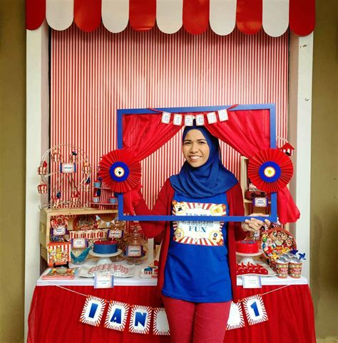 12pcs carnival circus party decorations,circus carnival party gift bags,cut circus animals design goodie,paper treat bag for carnival circus baby shower kids themed birthday party favor supplies. Ian's 1st Birthday Circus Carnival - DIY Ideas! | Carnival ...