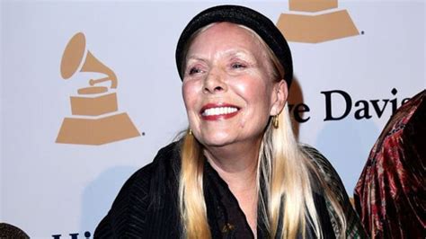 Joni Mitchell Makes Her Grammys Performance Debut With A Stunning Rendition Of ‘both Sides Now