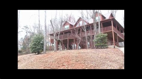 Sitting in hiawassee, you will be able to enjoy the upscale town with a wide range of restaurants, including sand bars and the marina bar, shopping includes antiques and country marvels. Lake Chatuge Hiawassee Georgia Cabin Rentals - YouTube