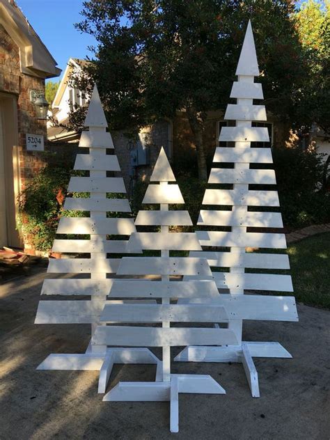 40 Top Modern Wooden Christmas Trees For Backyard