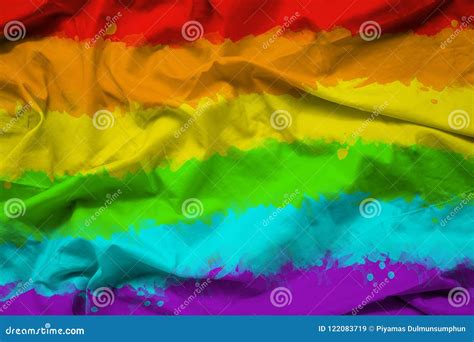 Regenboogvlag Van Lgbtq Voor Trotsmaand Op Stoffentextuur Met Rimpeling Stock Afbeelding
