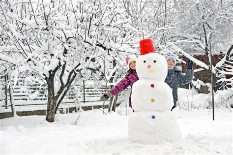 Students try to spot what you have changed in the room since last week, while they were having a break or while their eyes were closed. 5 Family Fun Winter Activities - Tiny Hoppers