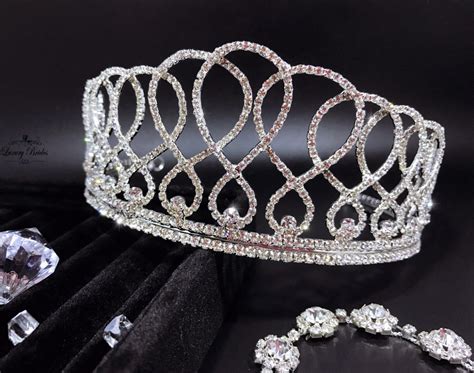 Tiara gel polish collections + tiara cat's eye magic plate. Crystal Wedding Tiara Infinity | Luxury Tiaras