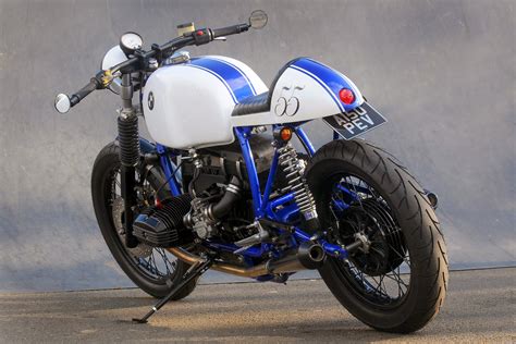 These are motorbikes that need relatively little the basics of building a cafe racer is stripping a bike down to its basic features, then you can start installing a cafe racer seat on a shorter subframe. Racing Cafè: BMW "Cafe Racer Azure" by Kevils Speed Shop