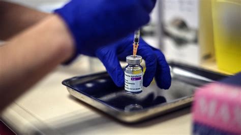 Las pruebas de la vacuna contra el coronavirus que desarrollan la farmacéutica astrazeneca y la universidad de oxford fueron puestas en pausa por precaución. Noruega investiga otras dos muertes tras recibir la vacuna ...