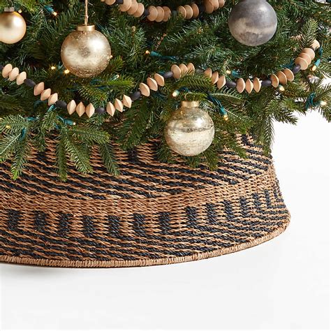 Black And Natural Abaca And Seagrass Hand Woven Christmas Tree Collar Reviews Crate And Barrel