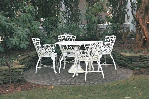 The Quick And Easy Way To Restore All Things Metal Wrought Iron Patio