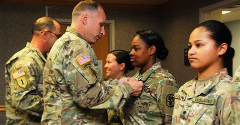 Army Rewards Boss Soldiers For Volunteer Efforts Article The United States Army