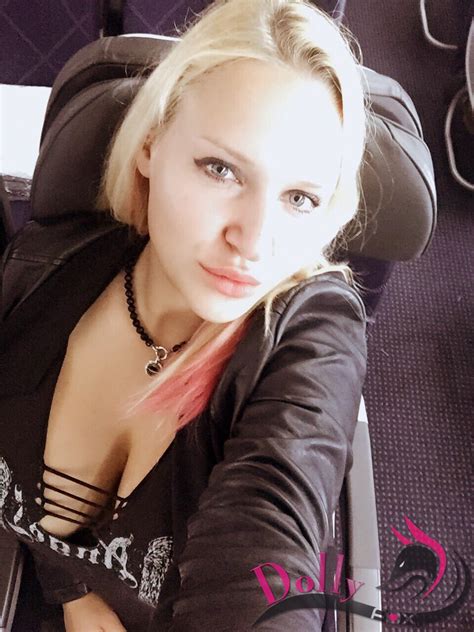Tw Pornstars Dolly Fox Twitter Ready For Me In The Usa Boarding