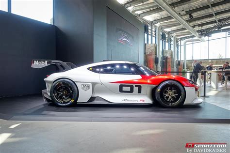Porsche Mission R The Future Of Porsche Gt Cars Electric With 1000hp