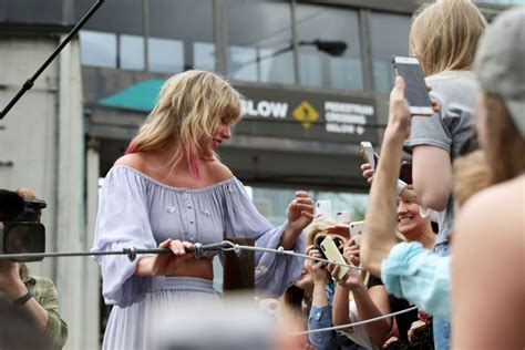 Taylor Swift At Kelsey Montague What Lifts You Up Mural Unveiling In