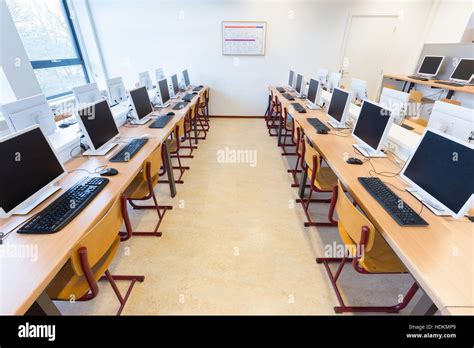 Computer Lab Hi Res Stock Photography And Images Alamy