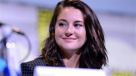 Shailene Woodley Wants To Literally Write The Book On Masturbation Glamour