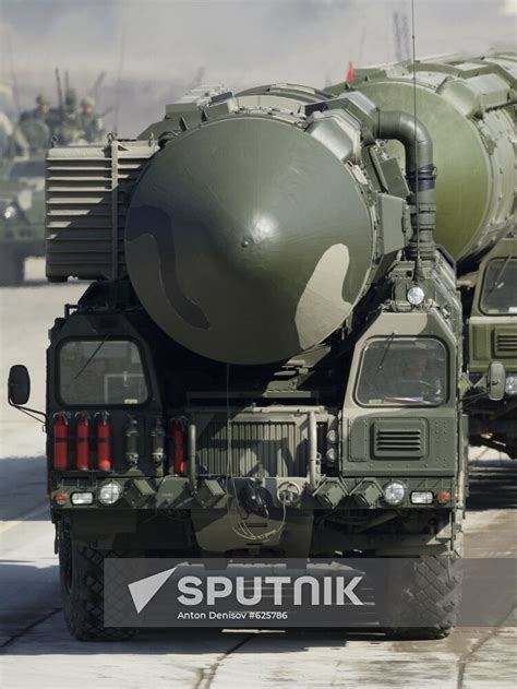 Motorized Column Topol M Icbm Launcher Sputnik Mediabank