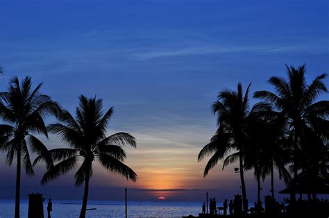 Sunset Sunset At Tanjung Aru Beach Resort Kota Kinabalu Flickr