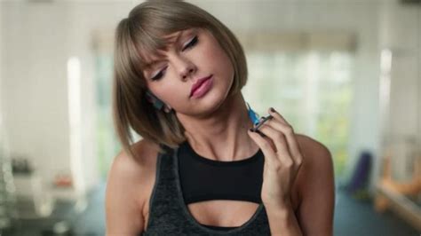 Let Taylor Swifts 14 Sports Bra Inspire Your Next Cardio Session