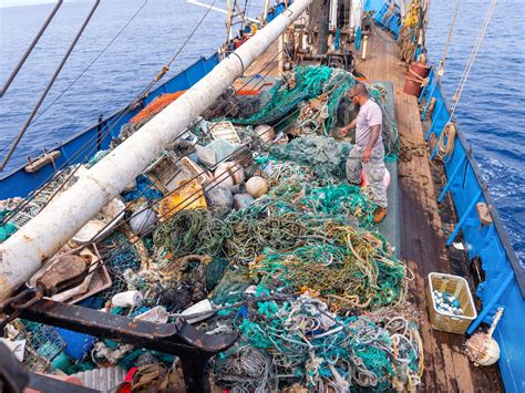 Ocean Cleanup Crew Collected 103 Tons of Ocean Plastic From GPGP