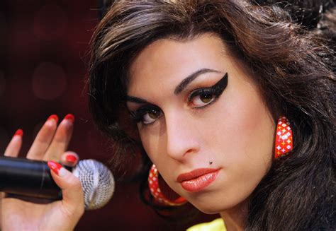 Amy Winehouse è Stata Uccisa Più Dalla Bulimia Che Dallalcol